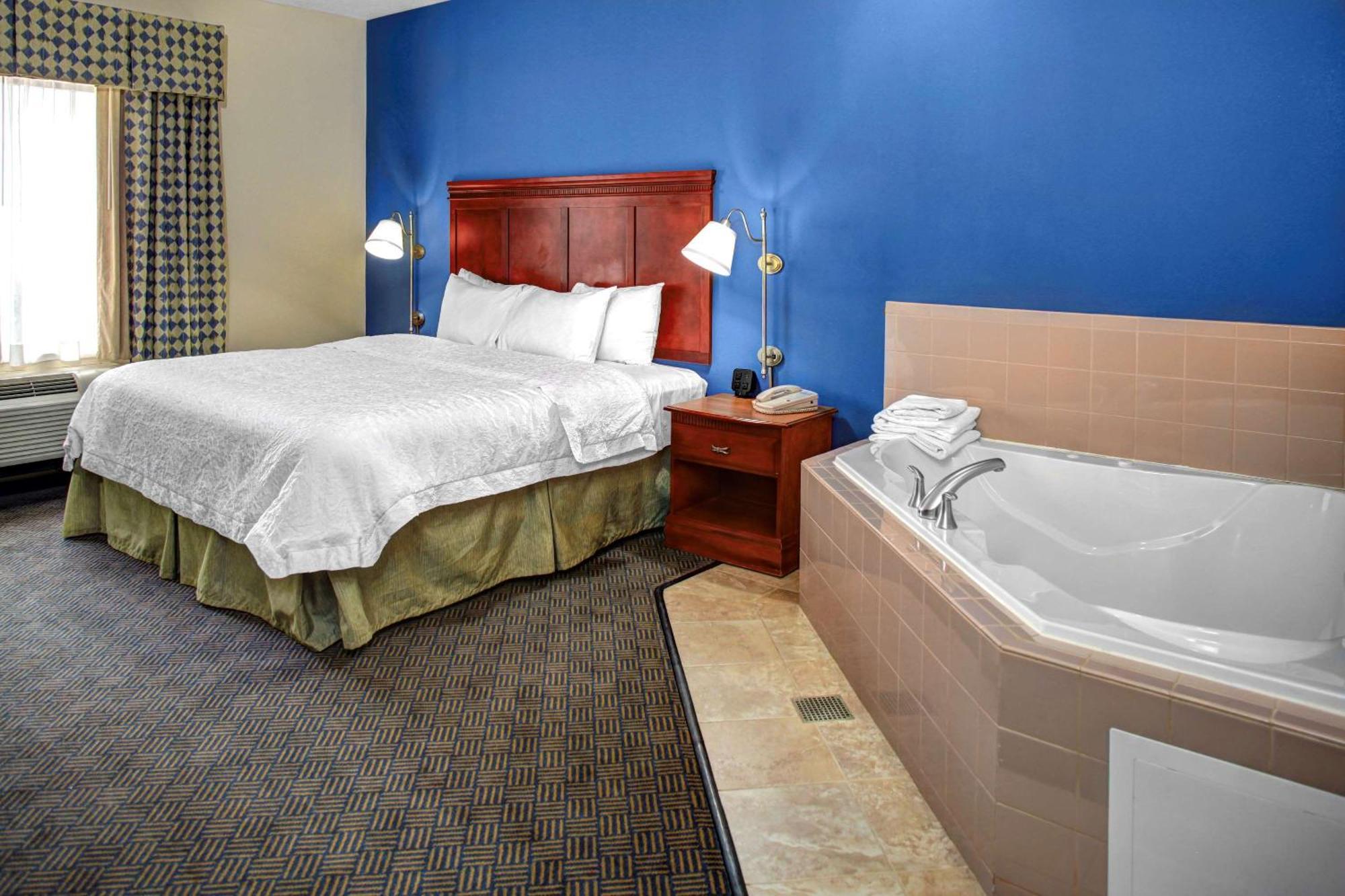 Hampton Inn Колдуотър Екстериор снимка